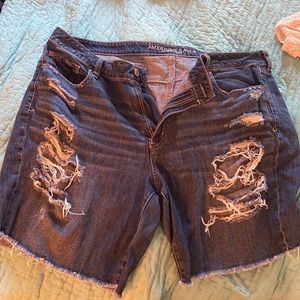 Mid thigh blue Jean shorts